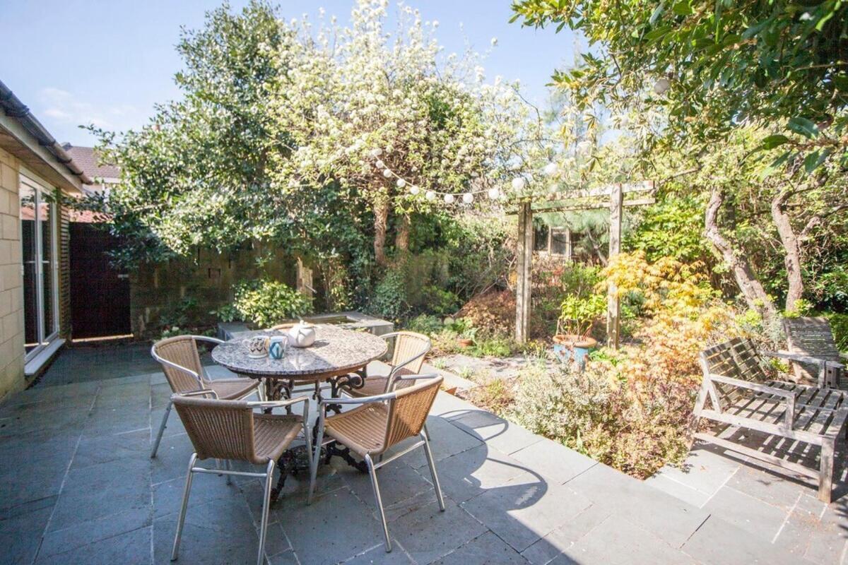 ※ Relaxing Home- Parking & Gorgeous Gardens Бат Экстерьер фото