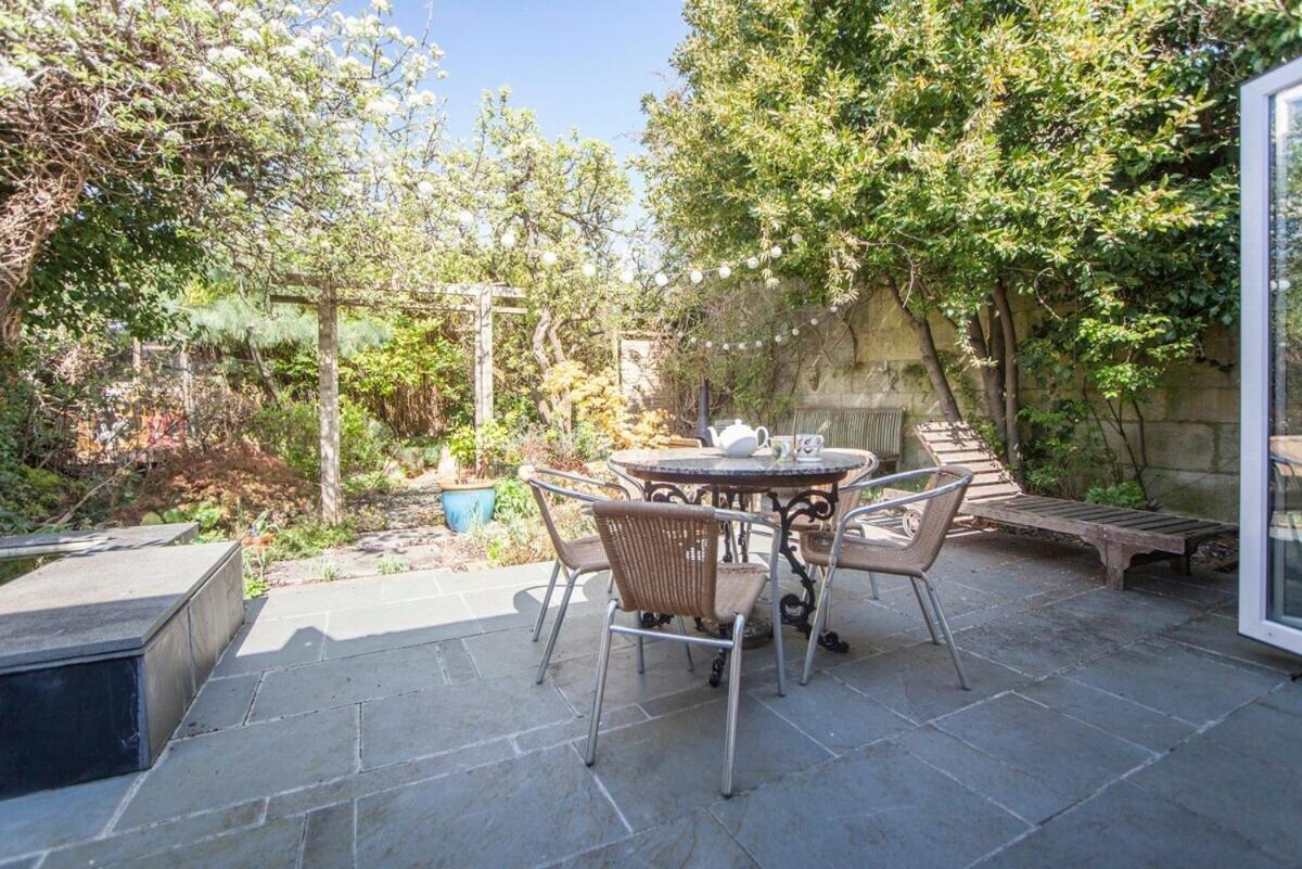 ※ Relaxing Home- Parking & Gorgeous Gardens Бат Экстерьер фото
